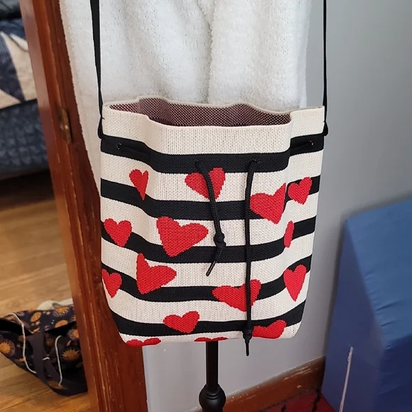 Stylish Heart Patterned Crossbody Bag - Picture 6 of 10